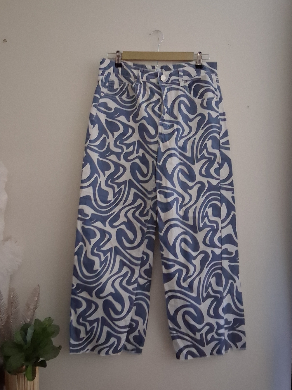 Rue21 White & Blue Swirl Relaxed Jeans